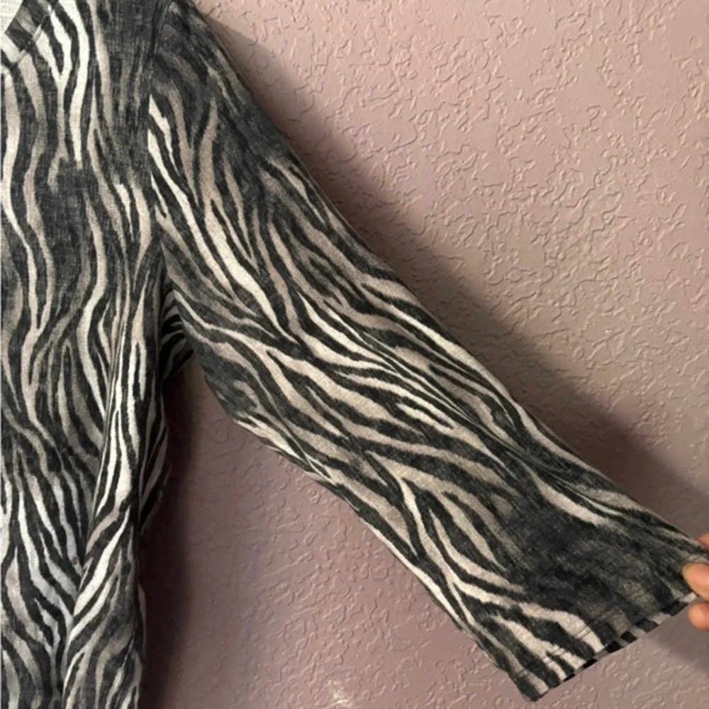 Tommy Bahama Womans Soft‎ Animal Zebra Loft lightweight